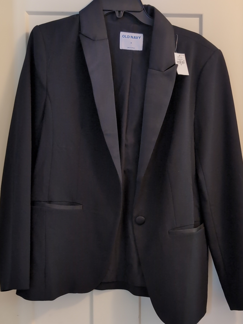 ON | Tuxedo blazer